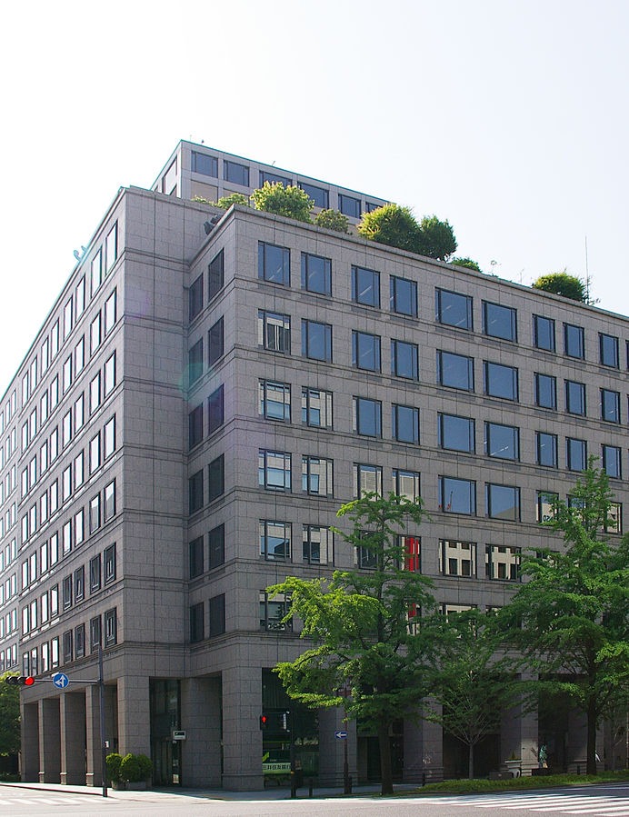 692px-Takeda-Midosuji-Bldg-01