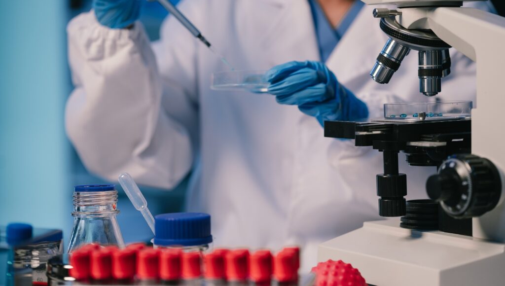 Medical,Or,Research,Scientist,Or,Doctor,Using,Looking,At,A